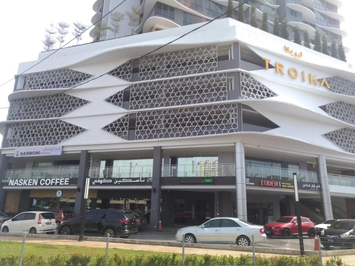 Golden Troika Kota Bharu - 2 Bedrooms Экстерьер фото