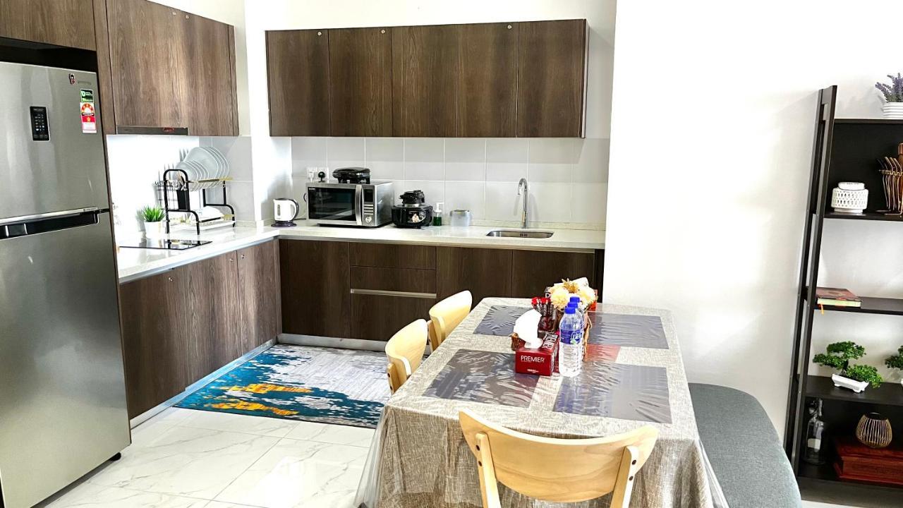 Golden Troika Kota Bharu - 2 Bedrooms Экстерьер фото
