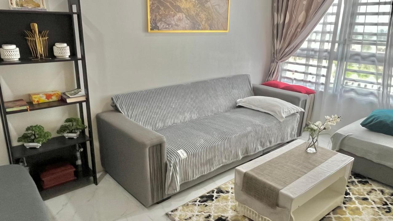 Golden Troika Kota Bharu - 2 Bedrooms Экстерьер фото