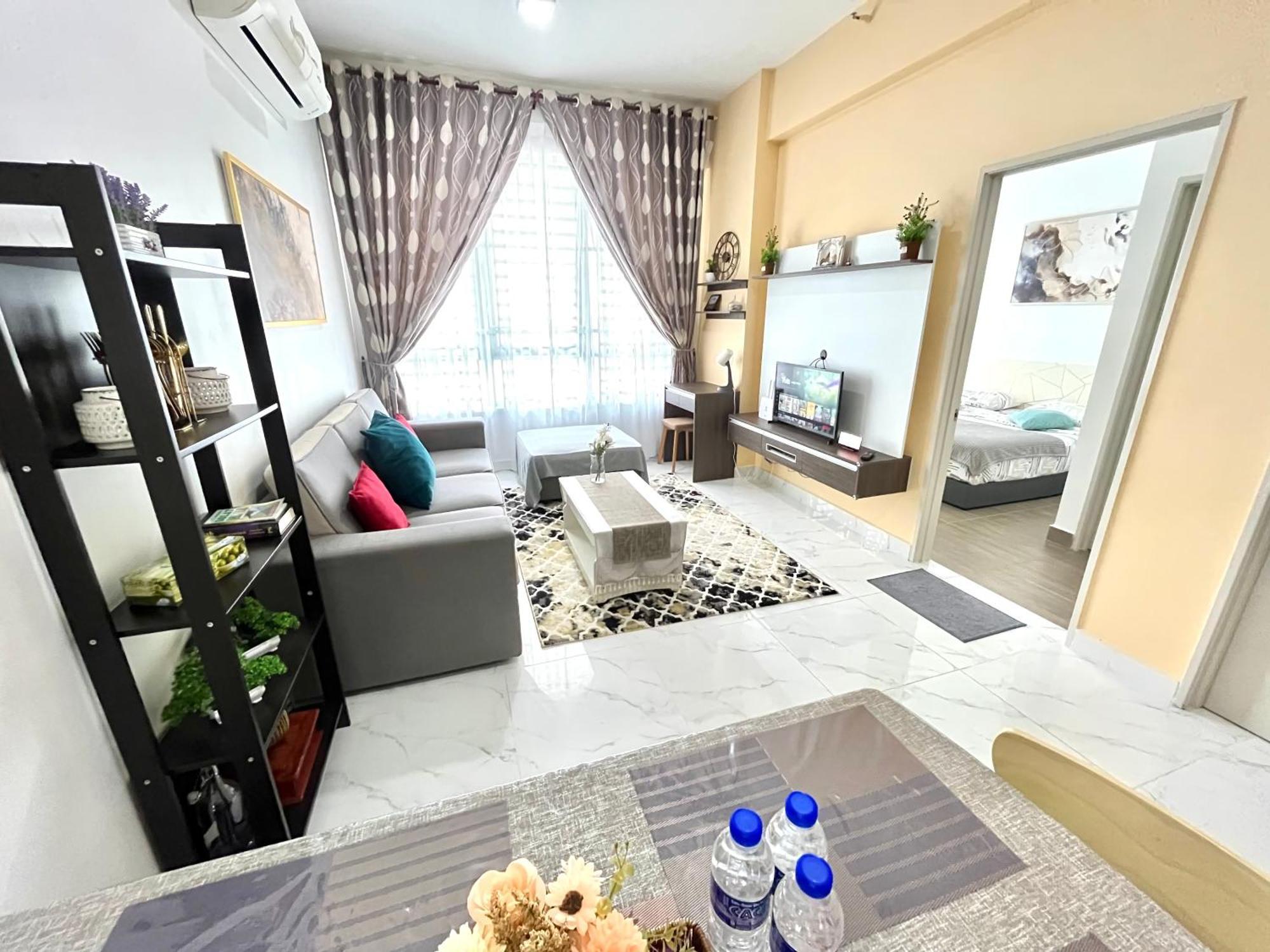 Golden Troika Kota Bharu - 2 Bedrooms Экстерьер фото